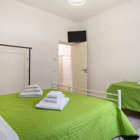 Apartment La - Rainbow House
